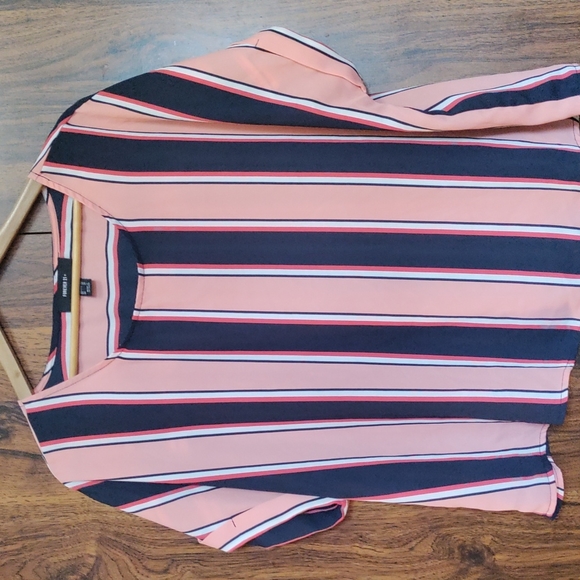 Forever 21 top - Picture 2 of 3